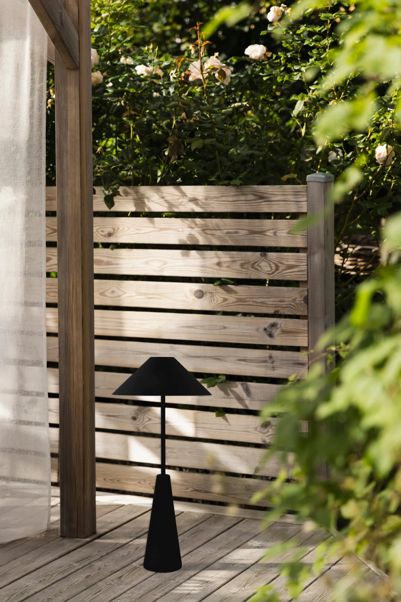 Cannes lattiavalaisin kannettava, Musta Globen Lighting