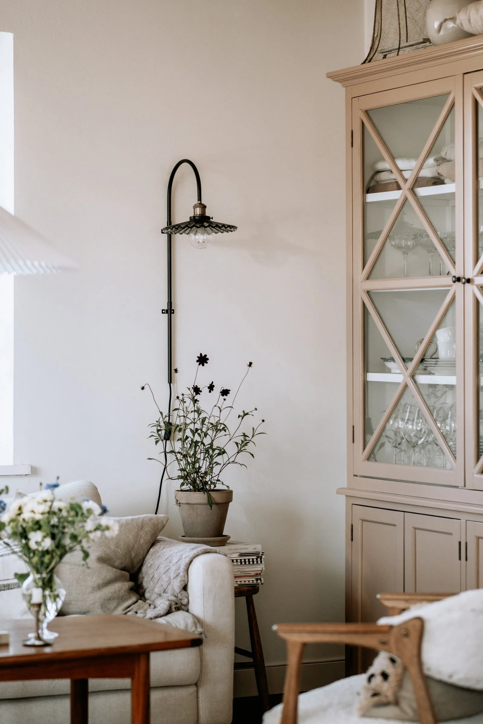 Cobbler seinävalaisin 75 cm, Savu Globen Lighting