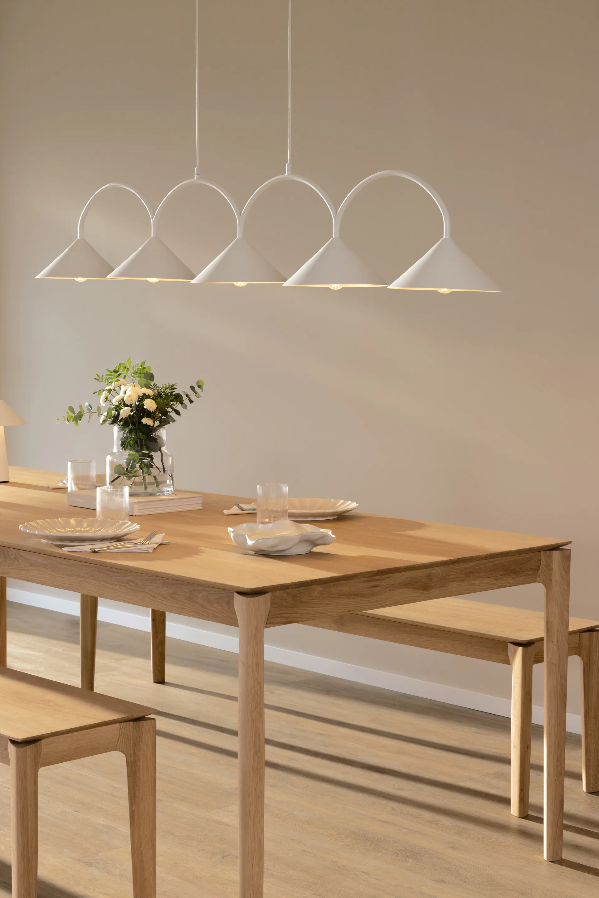 Curve riippuvalaisin 5, Valkoinen Globen Lighting