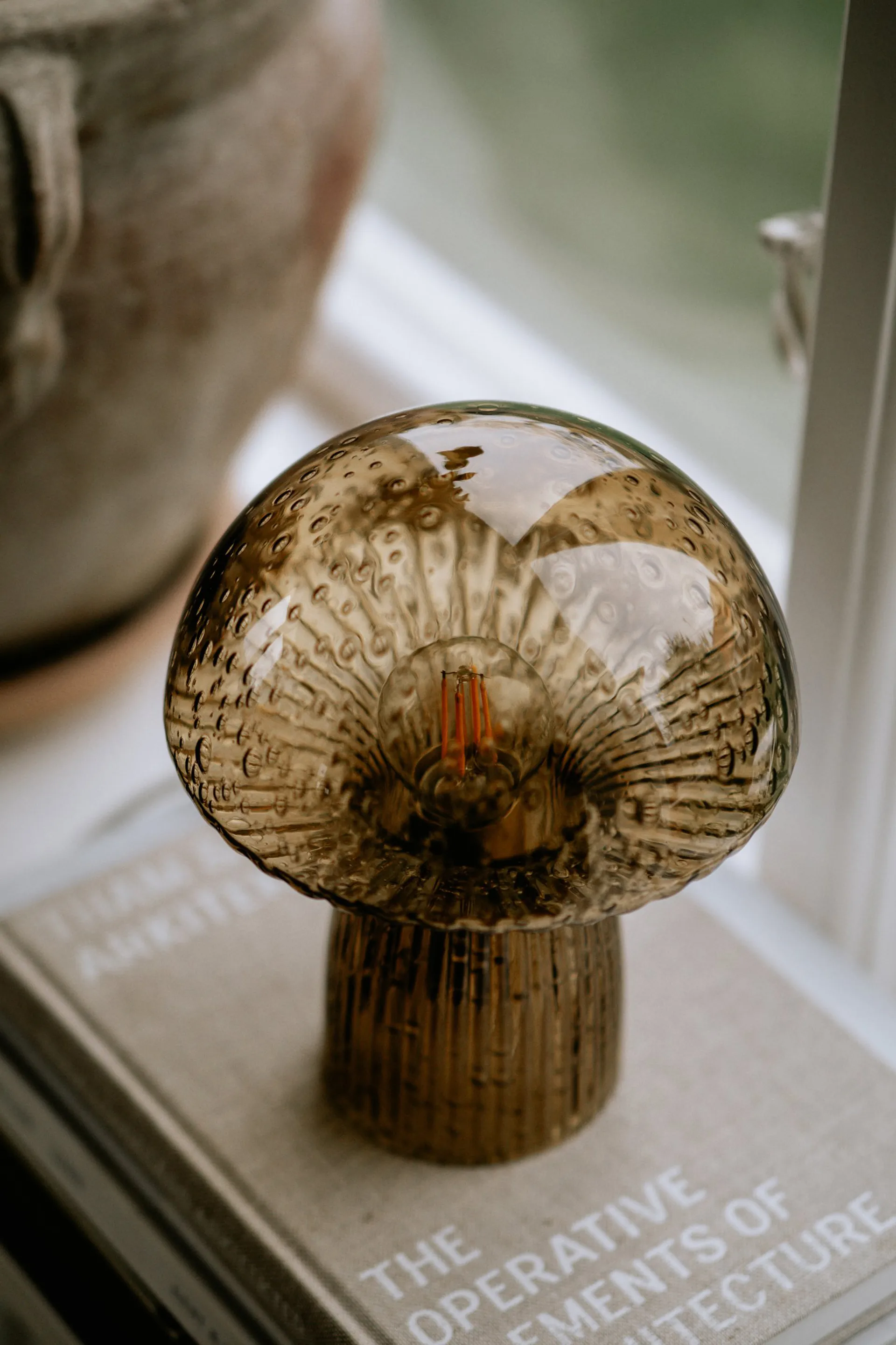 Fungo pöytävalaisin Special Edition ruskea, 20 cm Globen Lighting