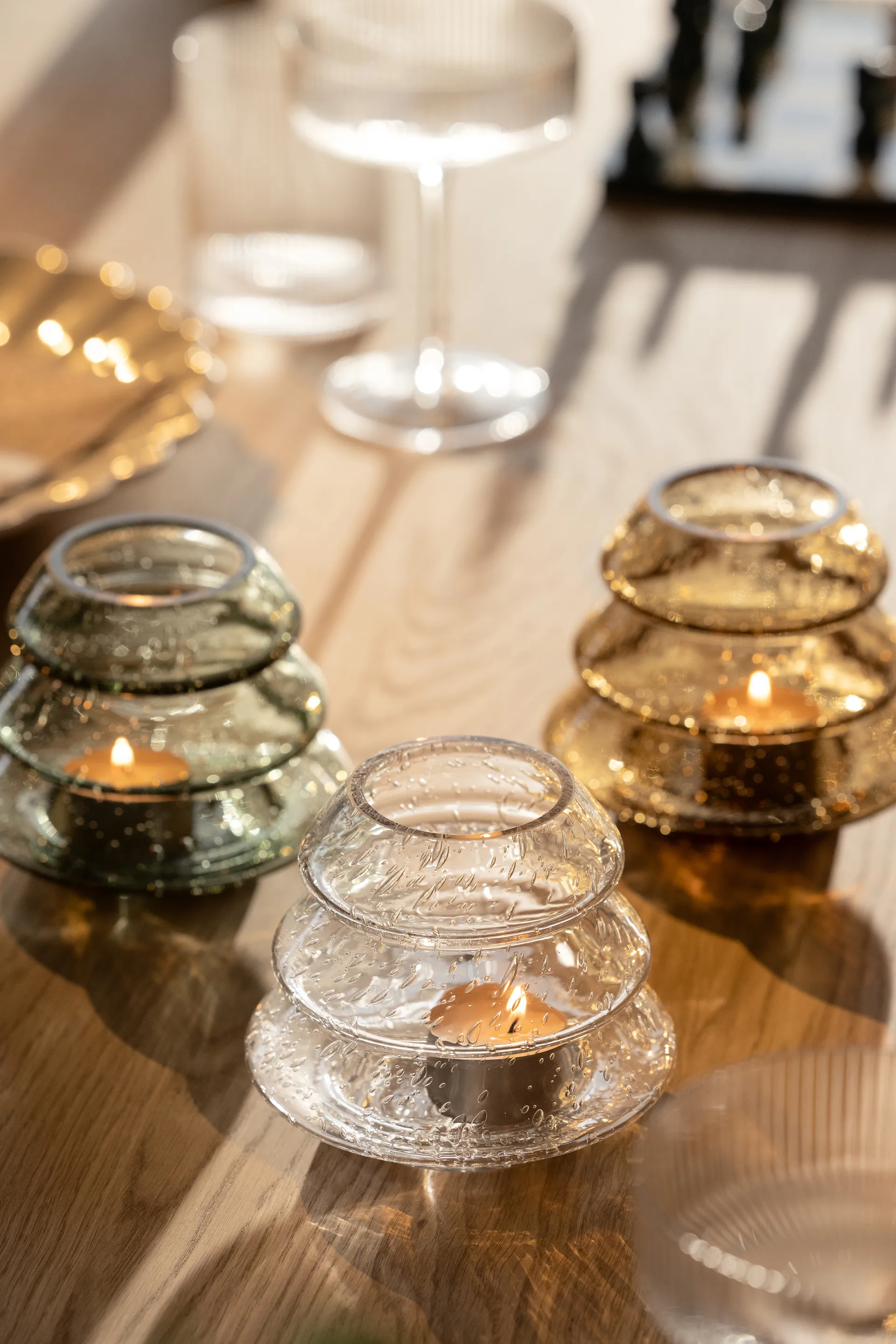 Gran 12 tuikkukynttilänpidike., Selkeä Globen Lighting