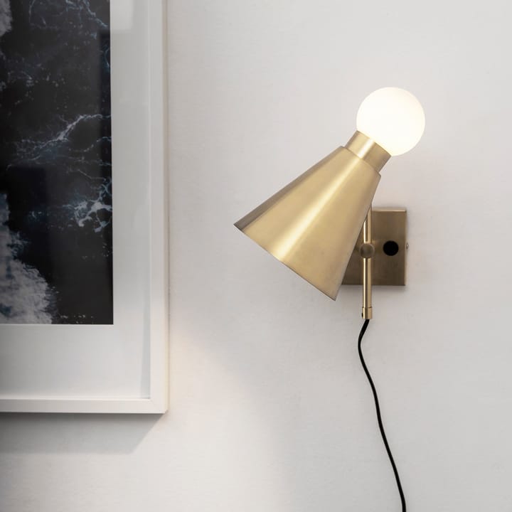 Ludo seinävalaisin, Harjattu messinki Globen Lighting