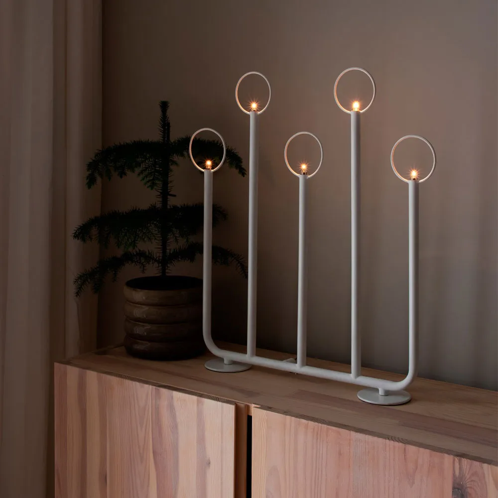 Natale 5 -adventtikynttelikkö, Valkoinen Globen Lighting