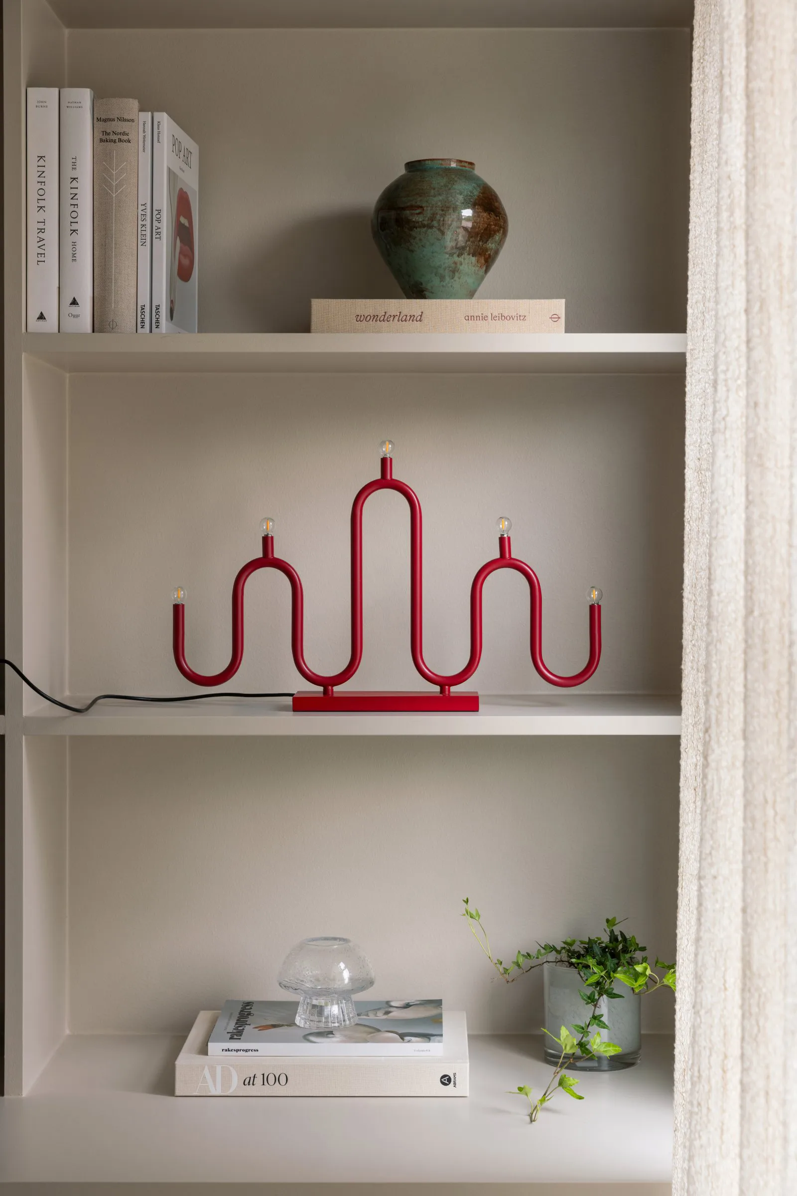 Noel 5 adventtikynttelikkö, Punainen Globen Lighting