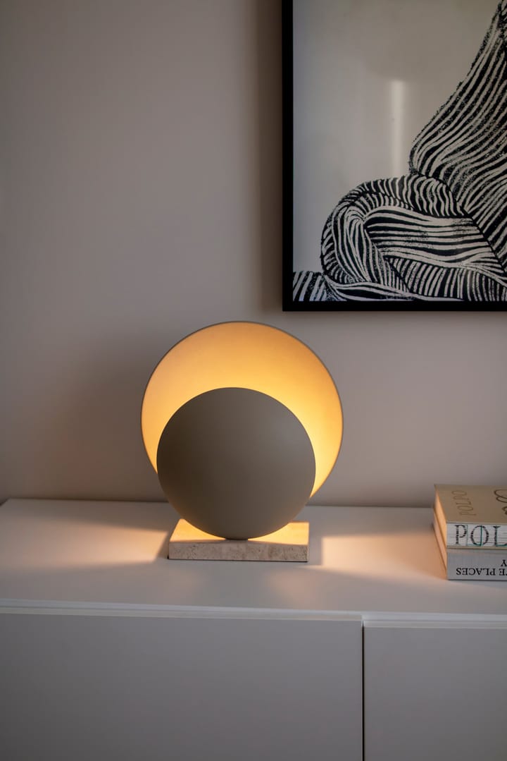 Orbit pöytävalaisin, Beige-travertiini Globen Lighting