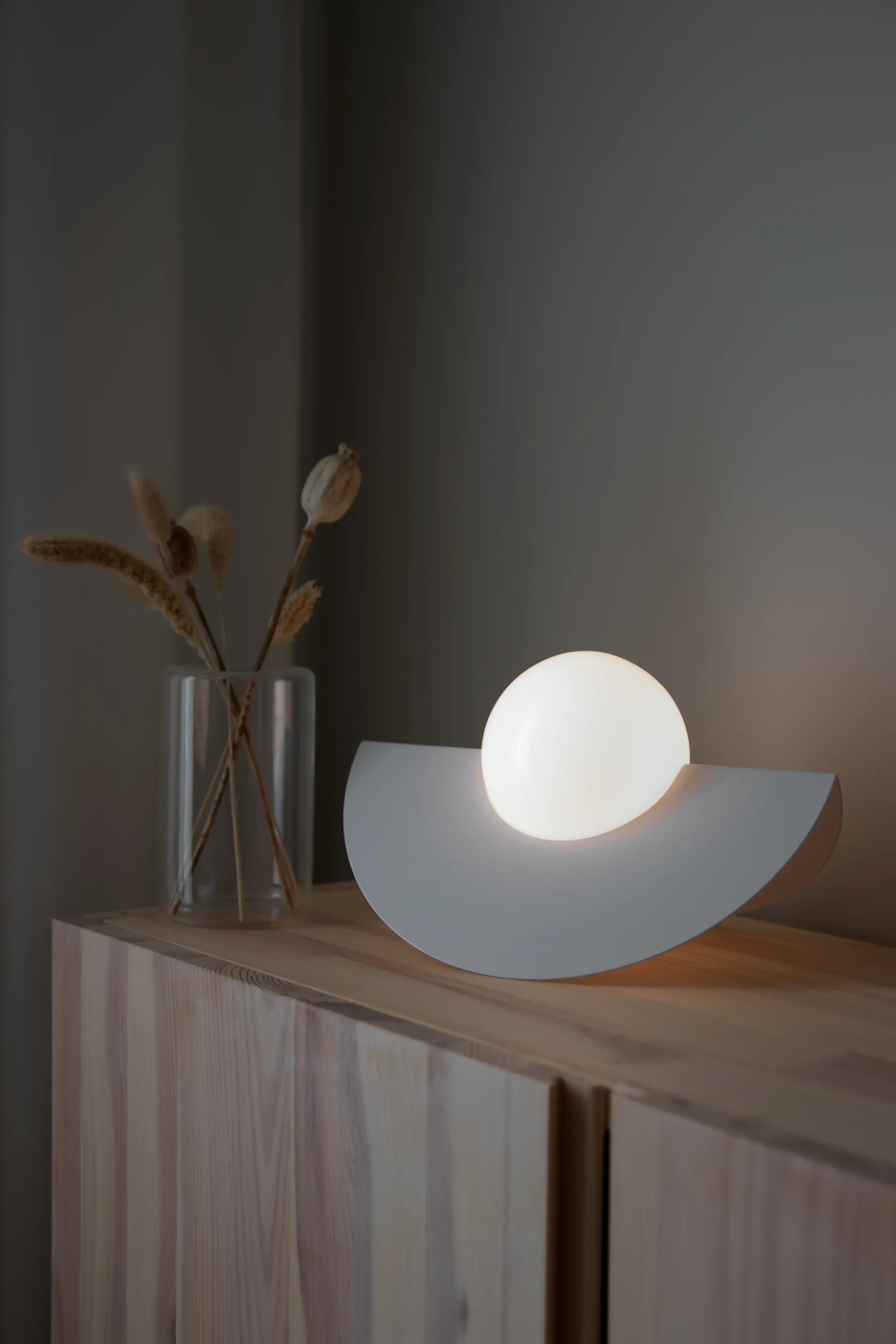 Roccia pöytävalaisin, Valkoinen Globen Lighting