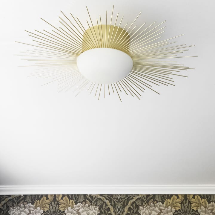 Soleil plafondi/seinävalaisin Ø 56 cm - Harjattu messinki - Globen Lighting