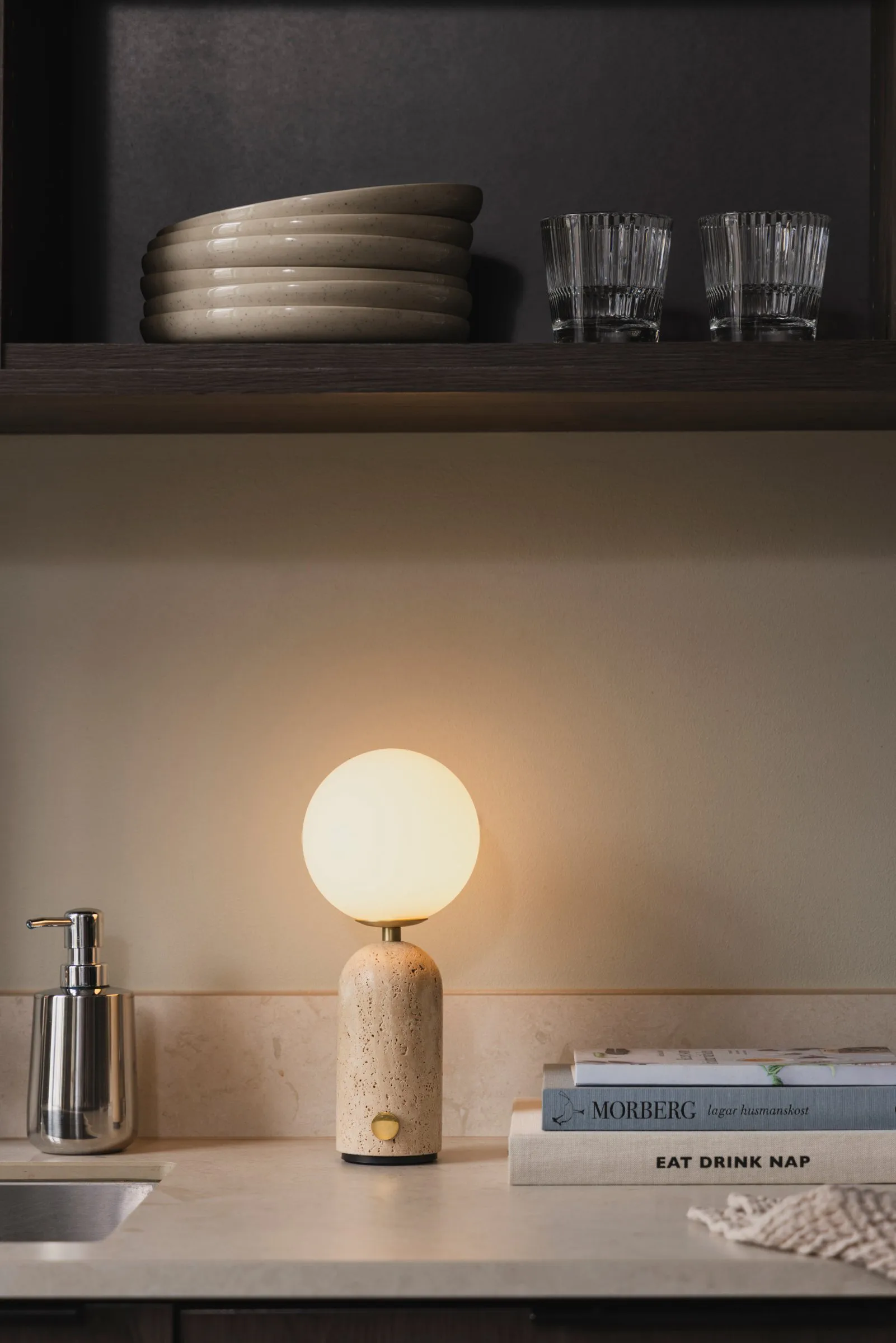 Torrano kannettava pöytälamppu, Beige travertine, 27,5 cm Globen Lighting