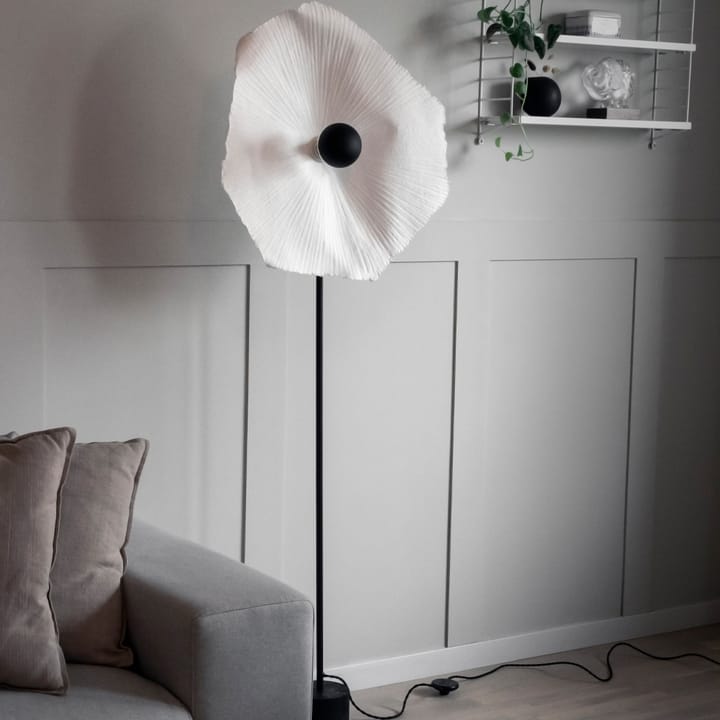 Tropez lattiavalaisin - Luonnonvärinen, musta runko - Globen Lighting
