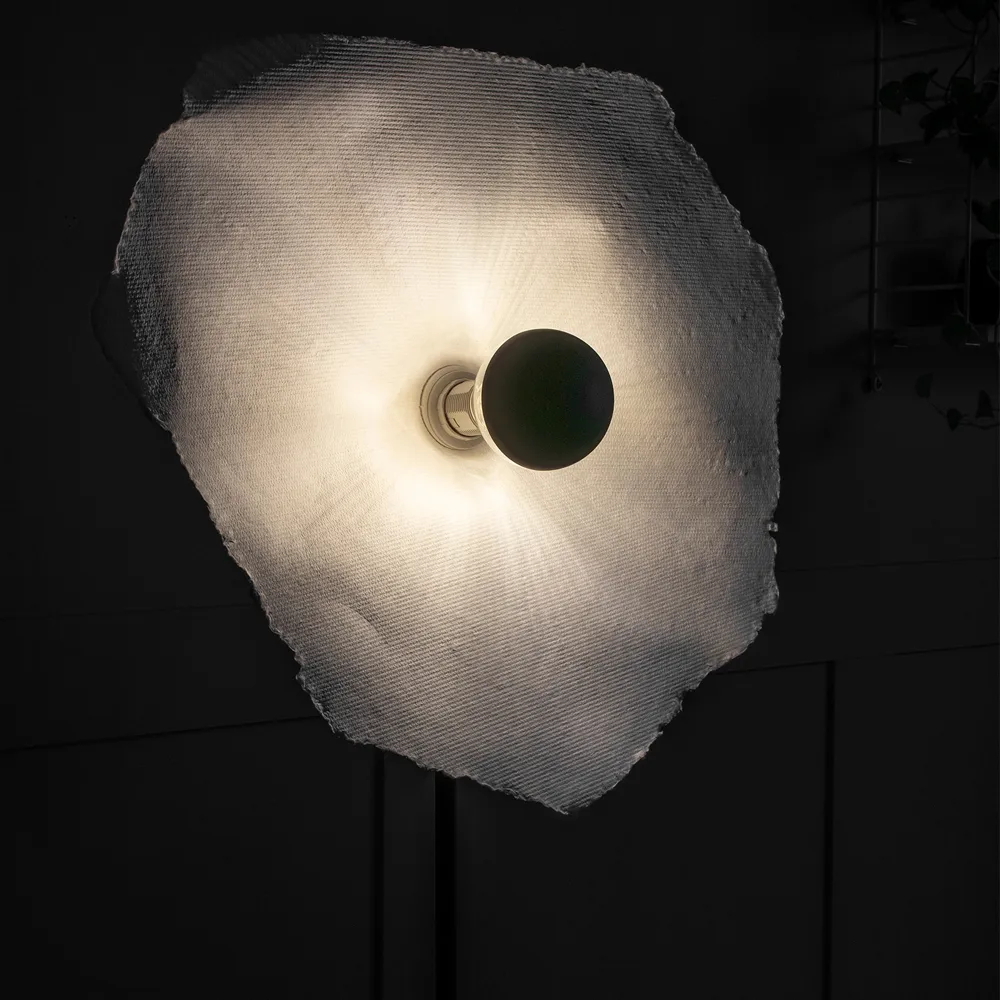 Tropez lattiavalaisin, Luonnonvärinen, musta runko Globen Lighting