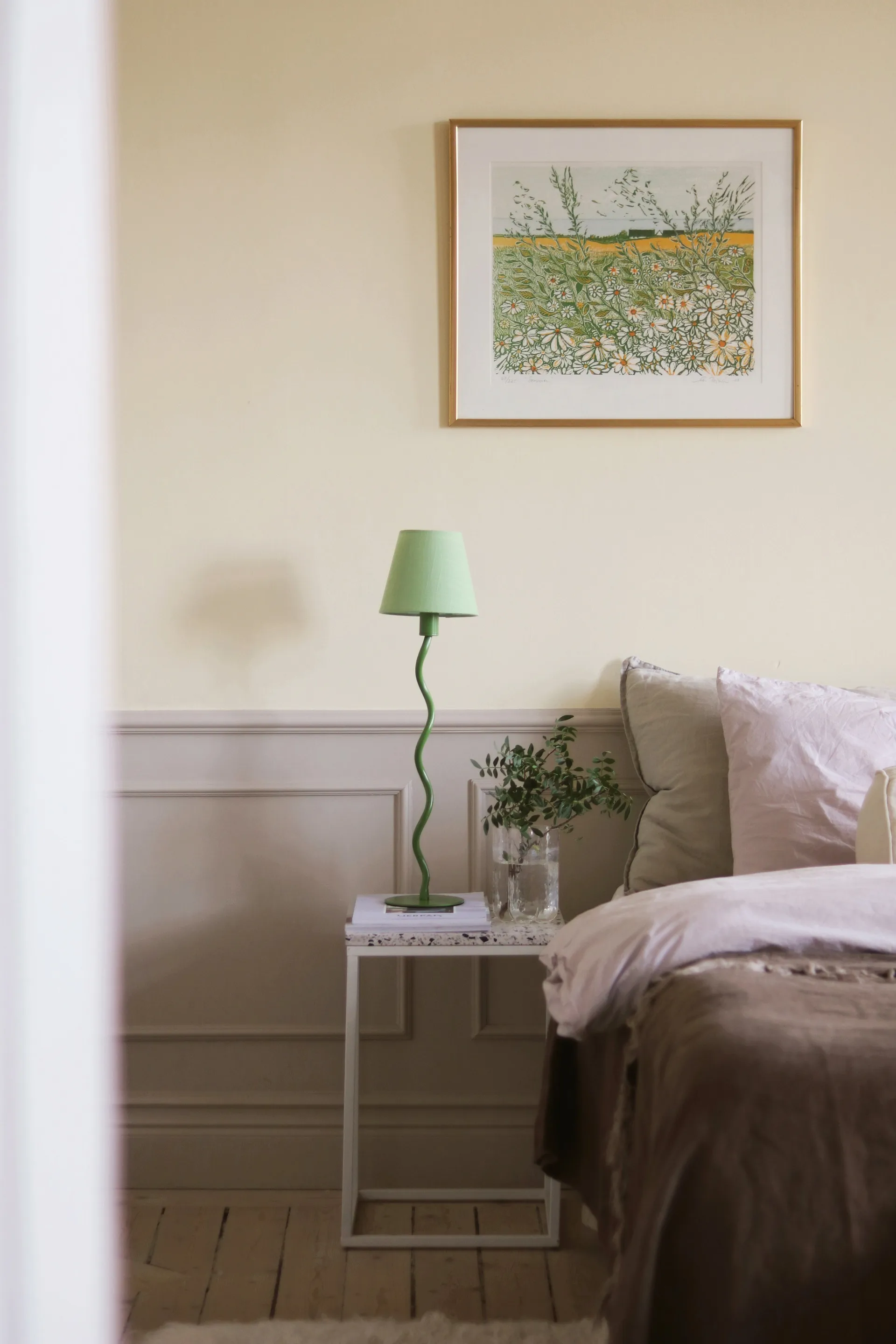 Twist 50 pöytälampunjalka, Vihreä Globen Lighting