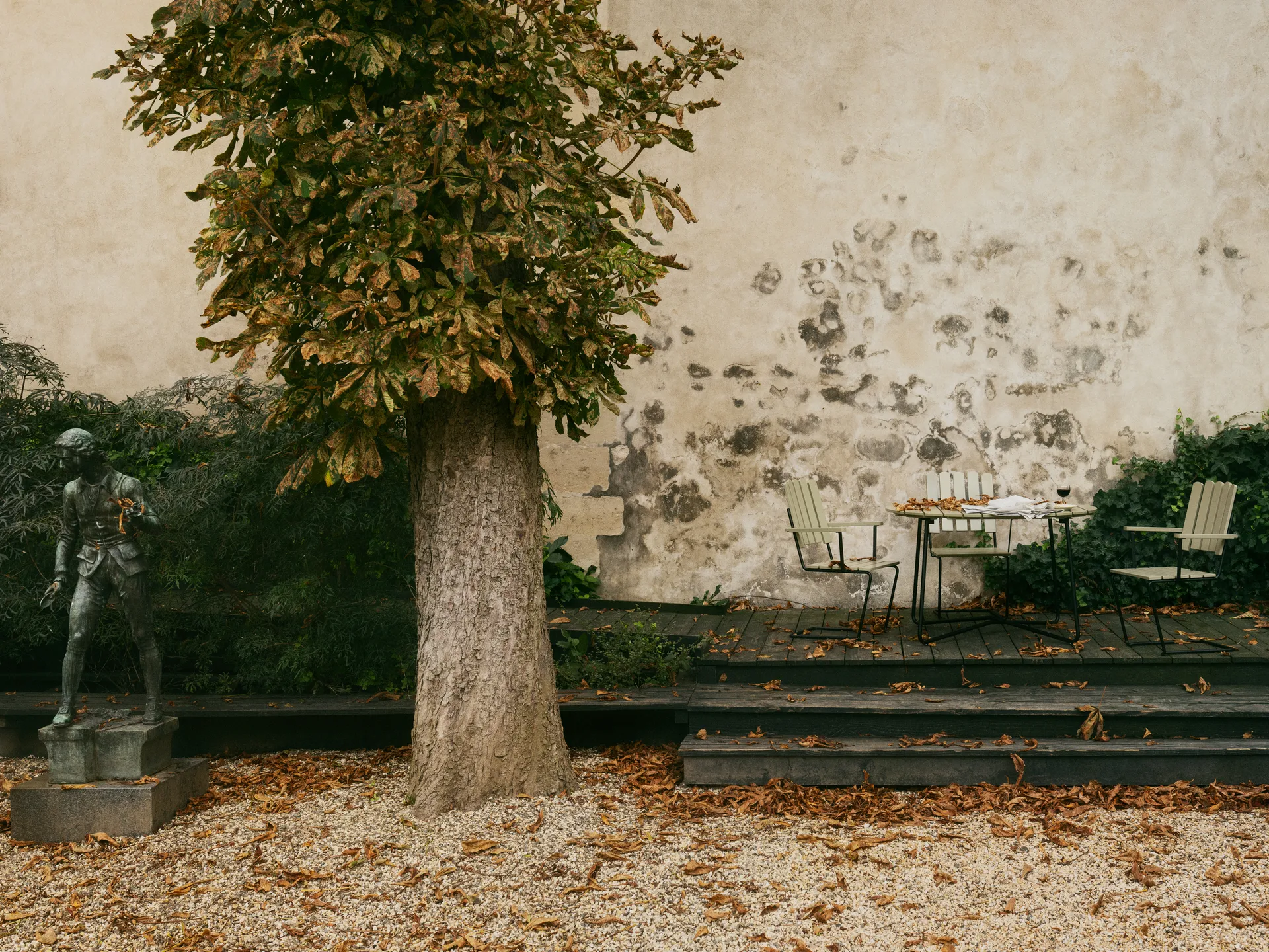 9A ruokapöytä, Vaaleanvihreä tammi-musta, Ø120 cm Grythyttan Stålmöbler