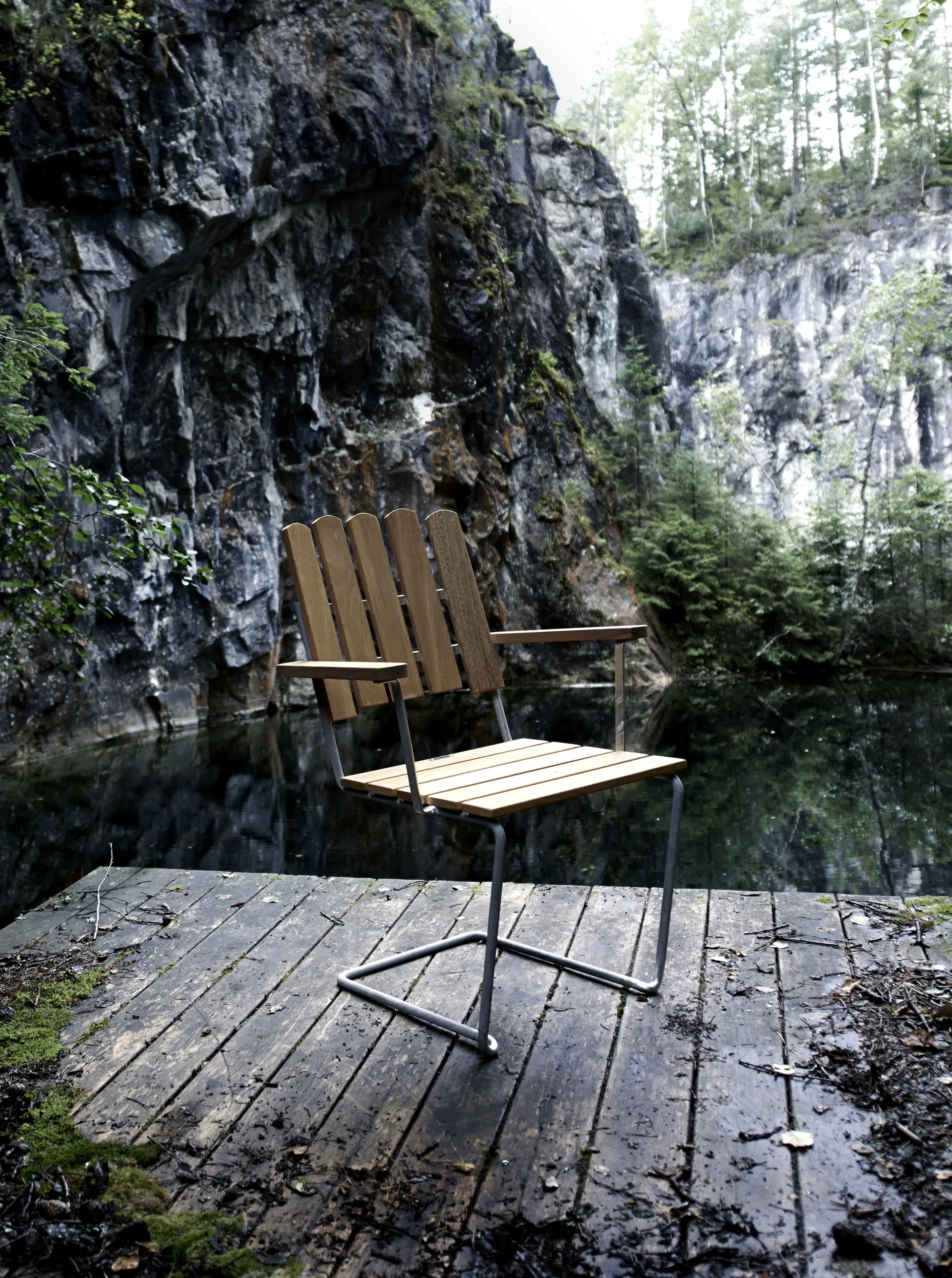 A2 nojatuoli, Tammiöljy-kuumasinkitty teline Grythyttan Stålmöbler