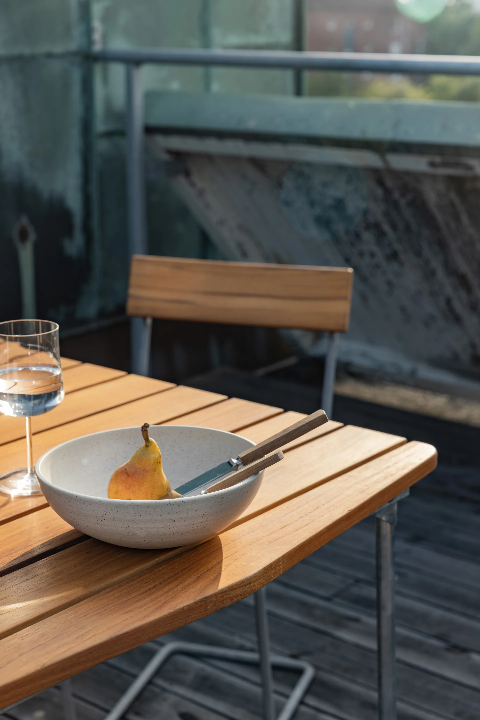 B31 ruokapöytä, Tammiöljy-kuumasinkitty teline Grythyttan Stålmöbler