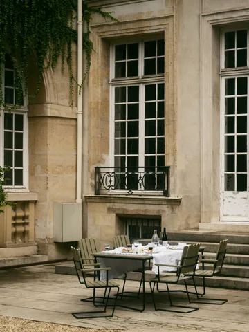 B31 ruokapöytä - Vaaleanvihreä tammi-musta - Grythyttan Stålmöbler