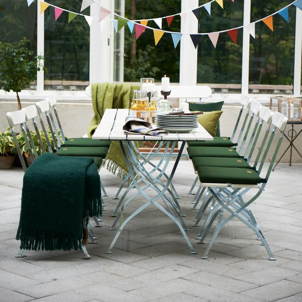 Bryggeripöytä, Valkoinen lakattu tammi-kuumasinkitty Grythyttan Stålmöbler