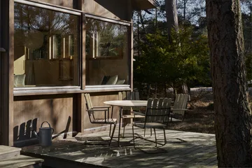 Grythyttan kalustesuoja - 9A ruokapöytä 100/120 cm + tuolit - Grythyttan Stålmöbler