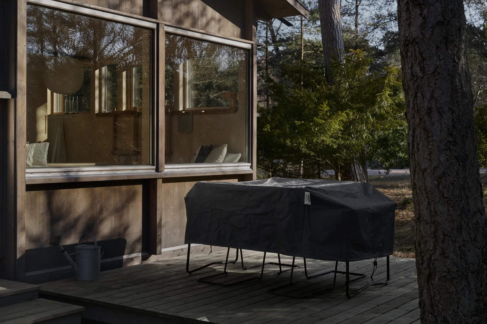 Grythyttan kalustesuoja, B31 ruokapöytä 230 cm + 6 tuolia Grythyttan Stålmöbler