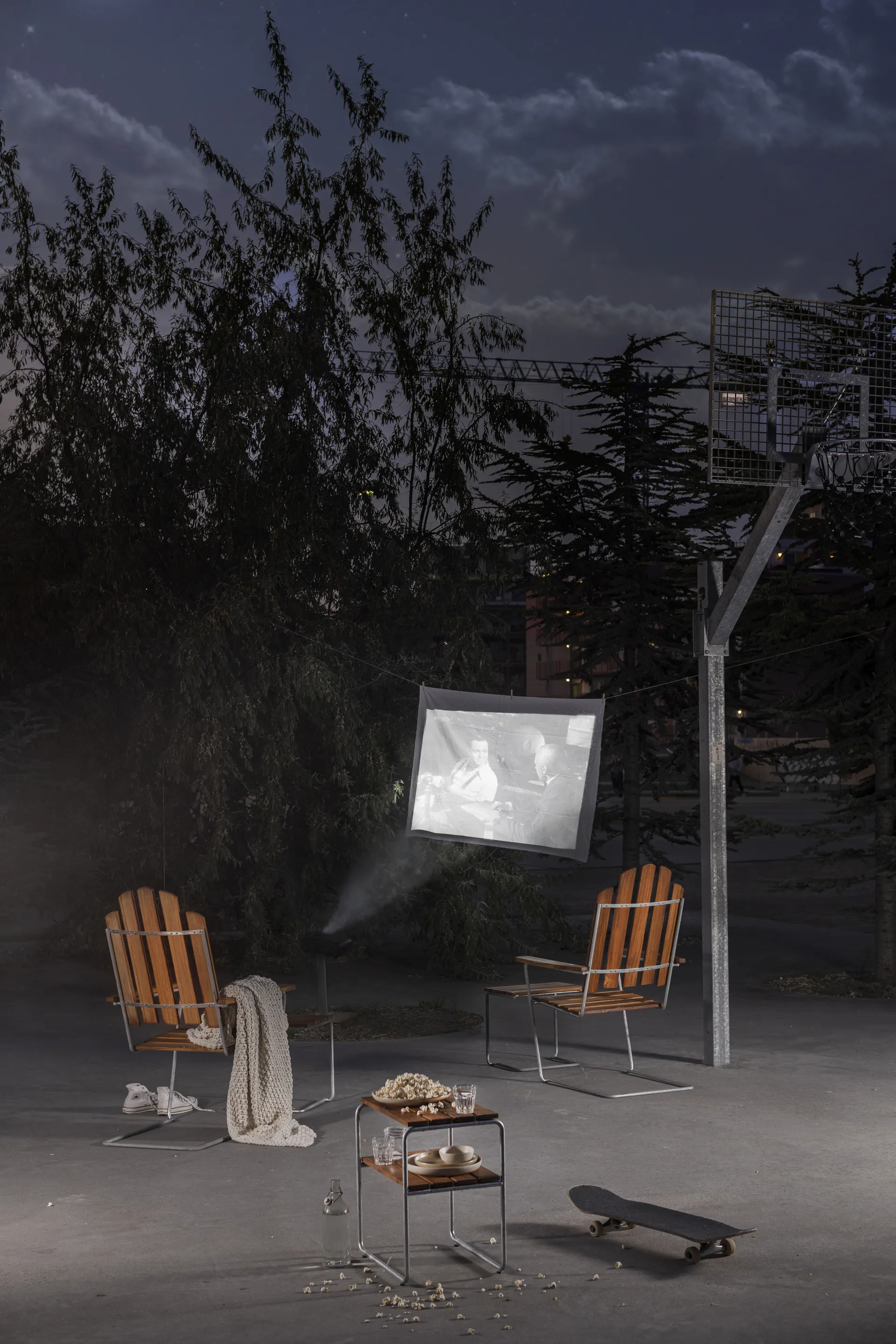 Grythyttan sivupöytä, Tiikki-lämpösinkitty teline Grythyttan Stålmöbler