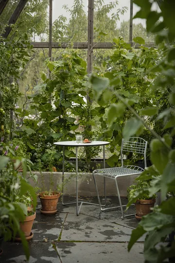 High Tech pöytä - Valkoinen-kuumasinkitty teline, Ø60 cm - Grythyttan Stålmöbler