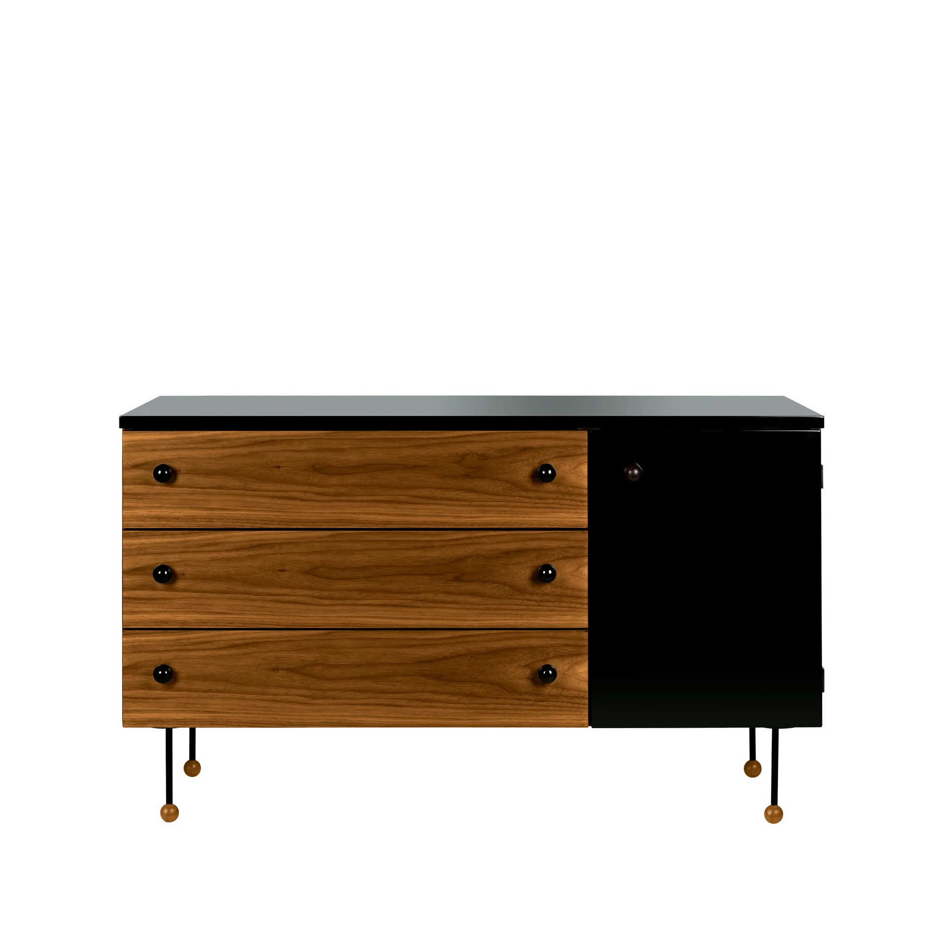 62 Dresser -lipasto, American walnut, 3 laatikkoa GUBI