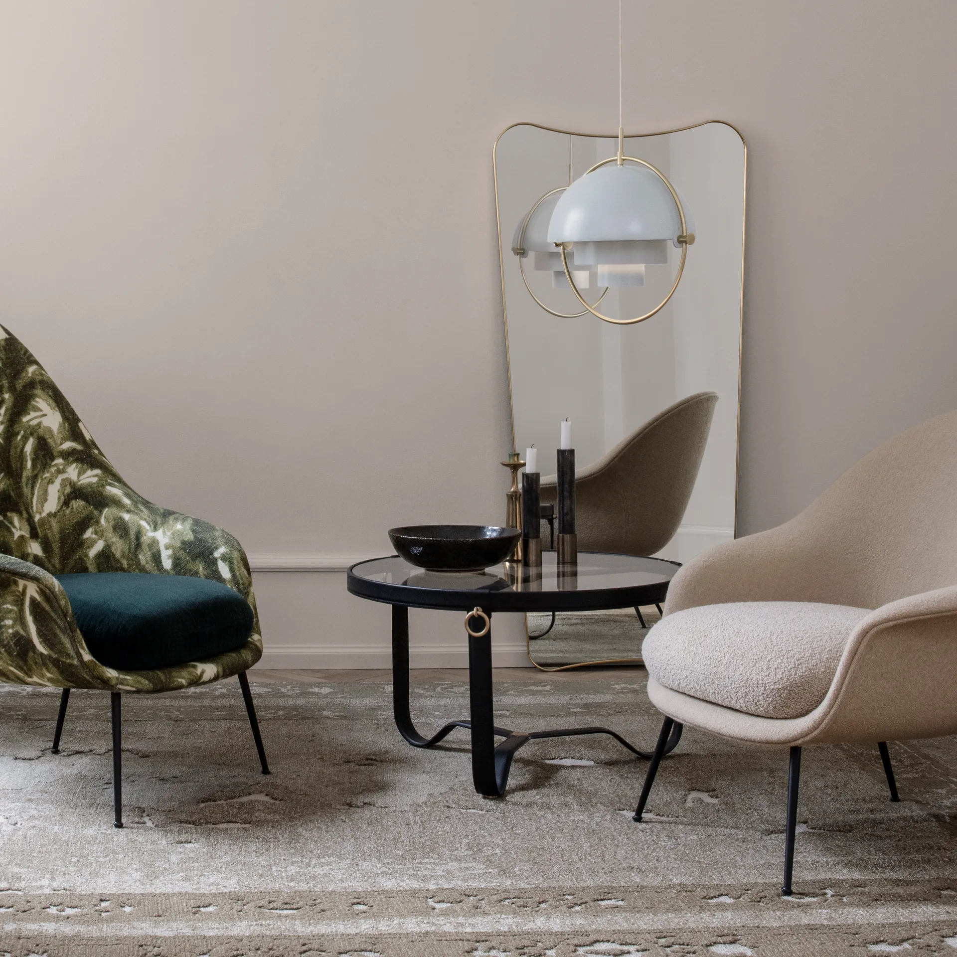 Adnet sohvapöytä Ø 70 cm, Musta GUBI