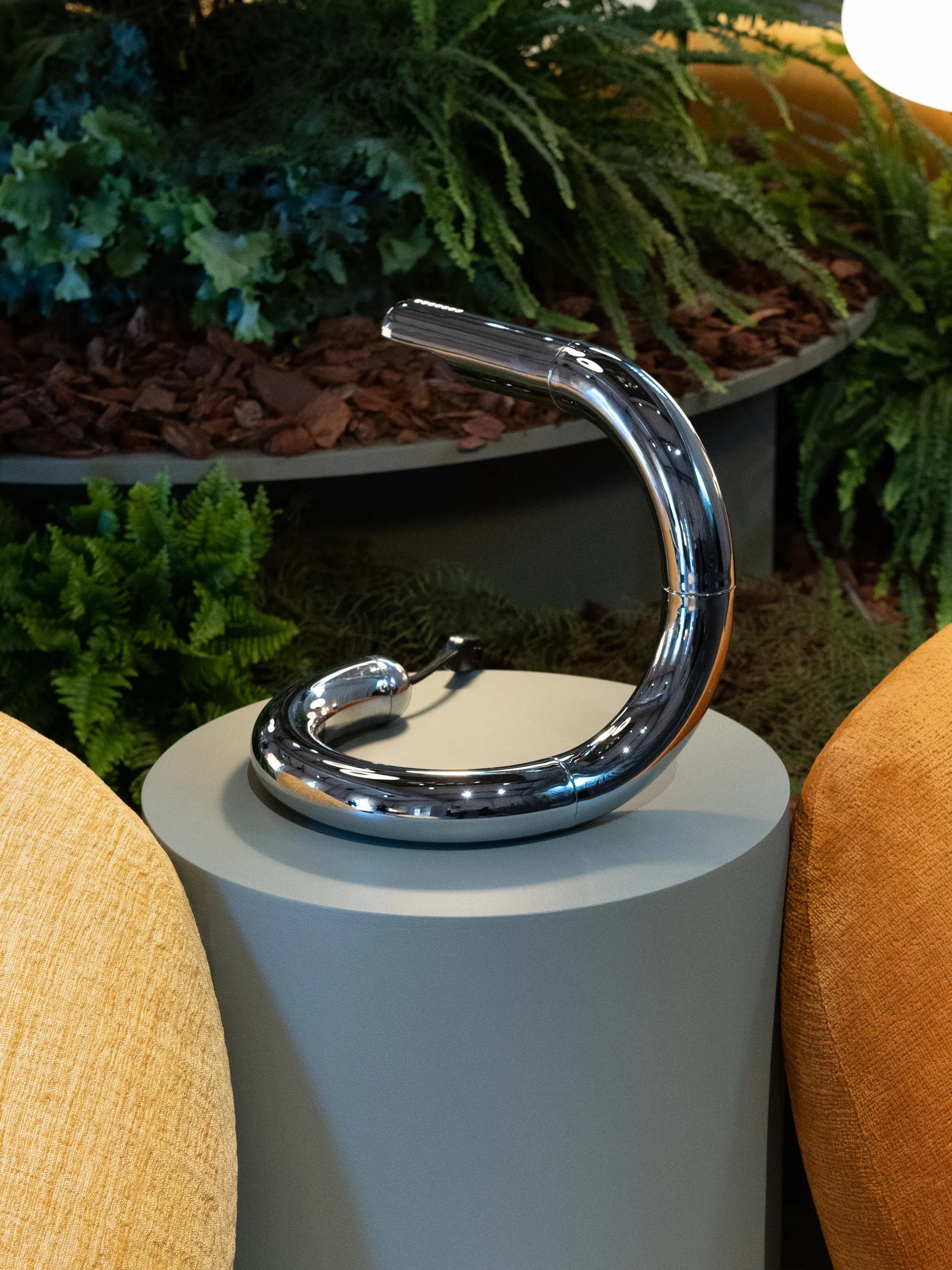 Aspide pöytävalaisin, Kromi GUBI