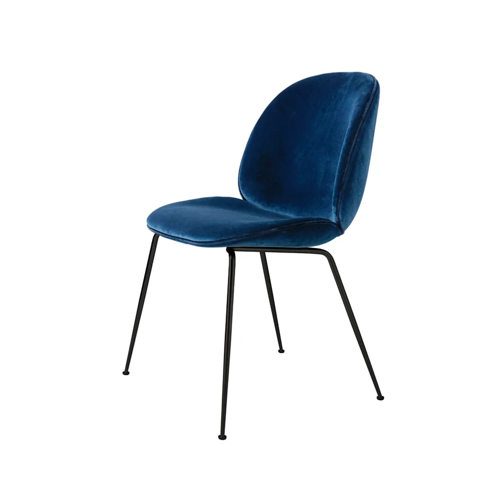 Beetle dining chair fully upholstered conic base, Kangas velluto cotone 970 tummansininen, musta teräsrunko GUBI