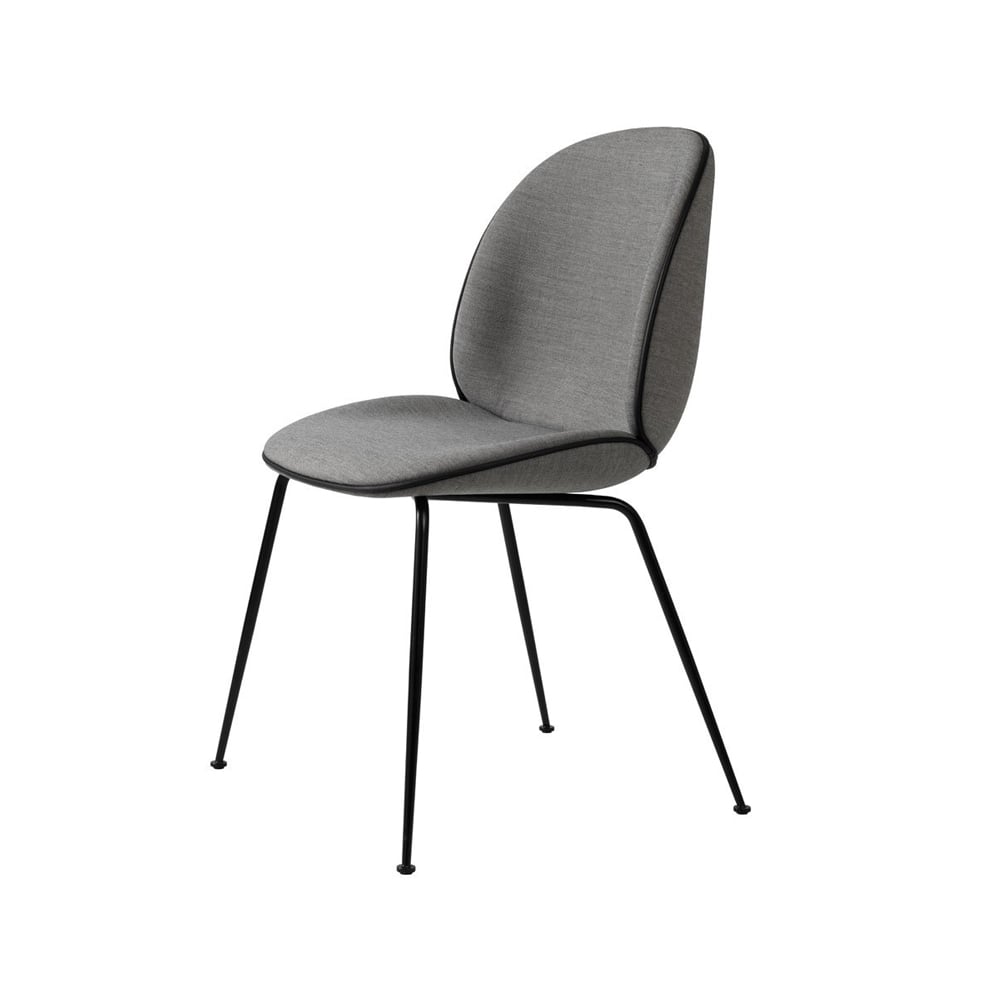 Gubi Beetle dining chair fully upholstered -tuoli Remix 143 harmaa-musta teräsrunko