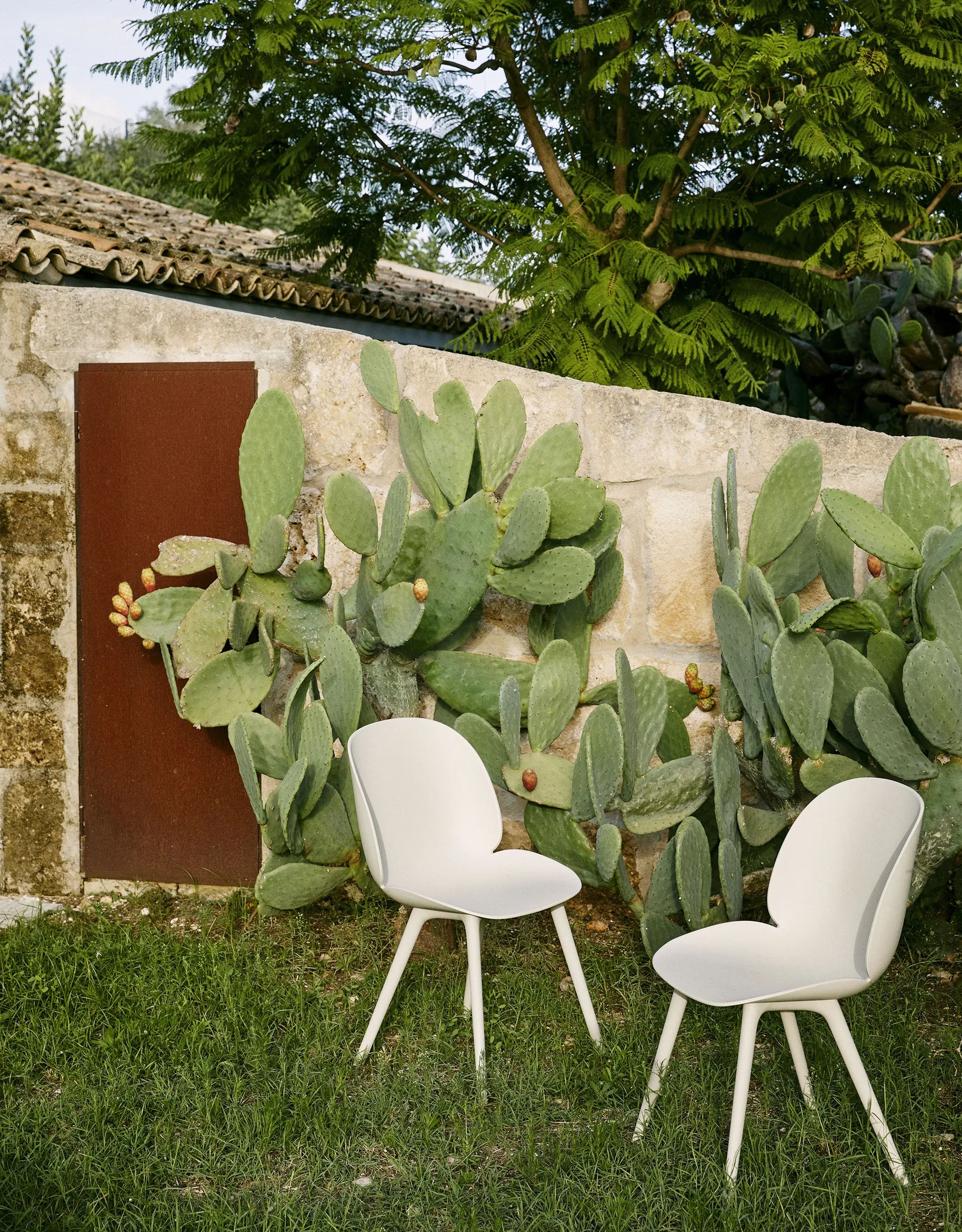 Beetle Dining Outdoor -tuoli, Alabaster white GUBI
