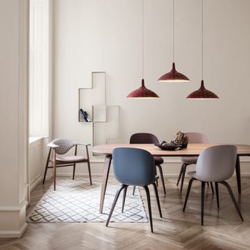 Beetle tuoli mustat muovijalat - sweet pink - GUBI