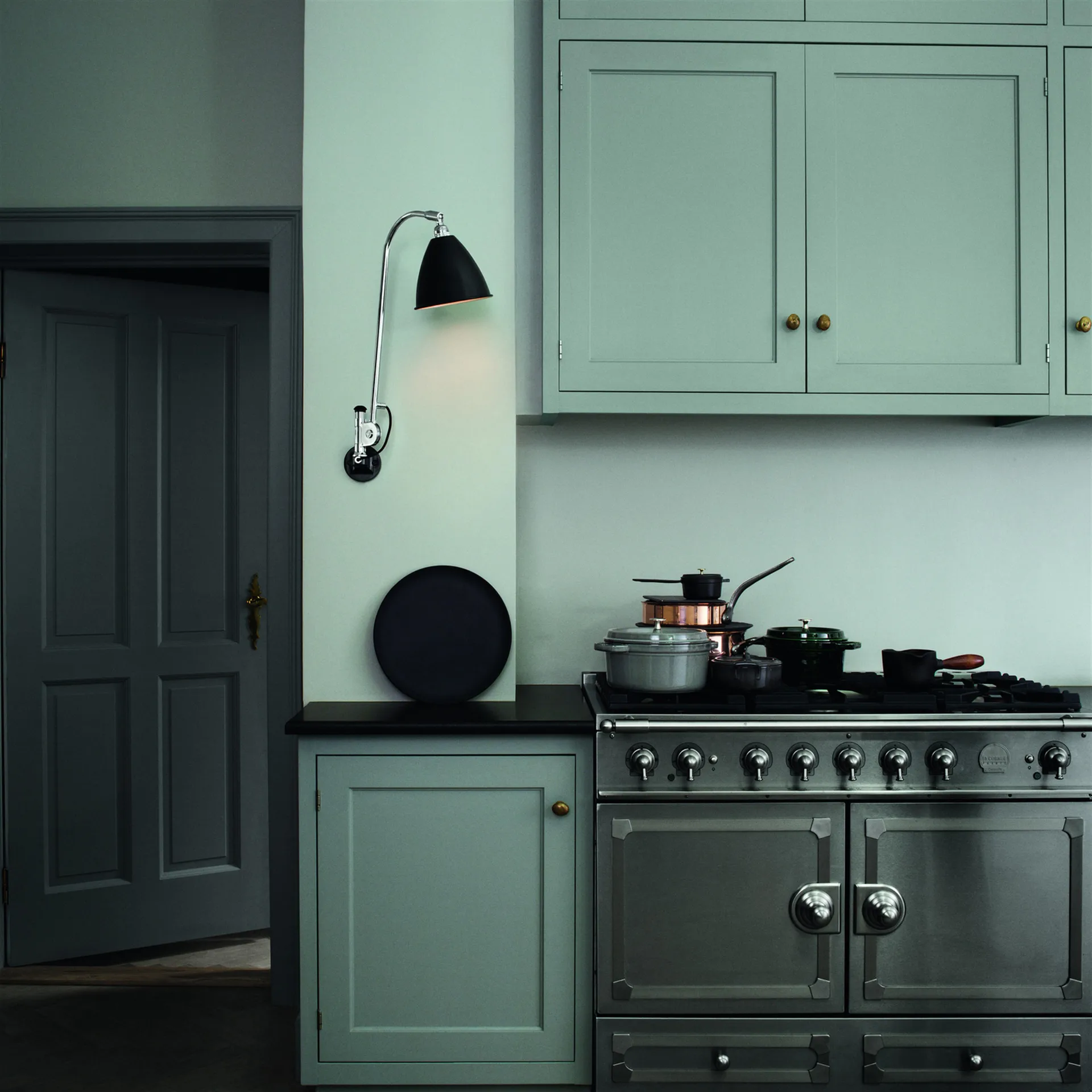 Bestlite BL6 seinävalaisin, musta-kromi GUBI