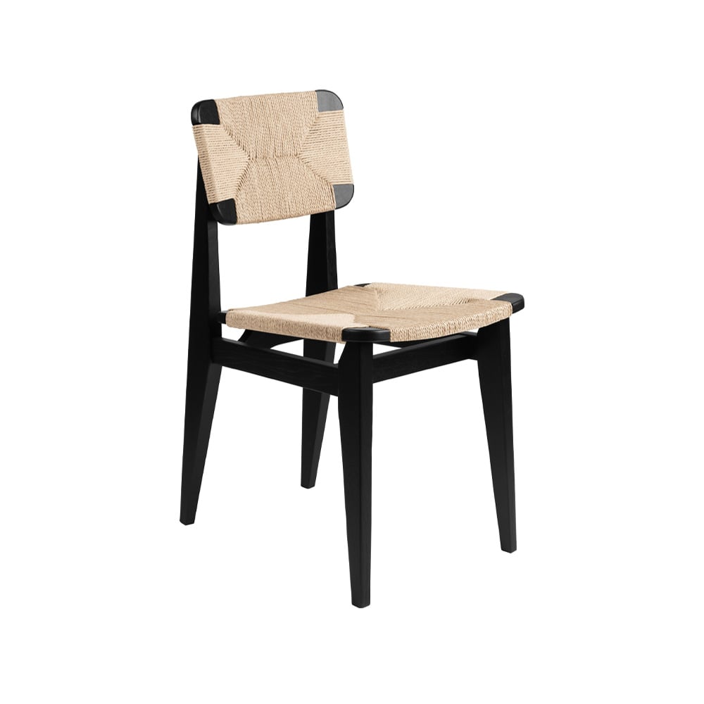 Gubi C-Chair tuoli Black stained oak luonnonpunottu istuinosa ja selkänoja