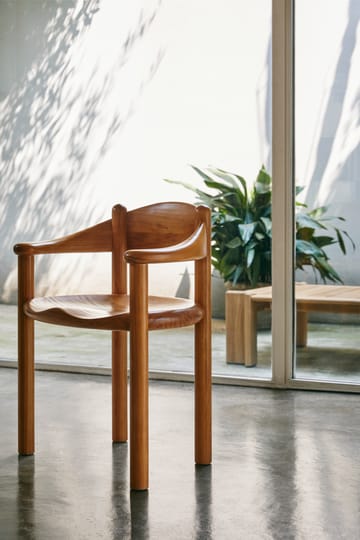 Daumiller käsinojallinen tuoli - Golden pine - GUBI