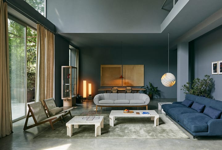 Doric sohvap�öytä 80 x 80 cm - Neutral white-travertine - GUBI