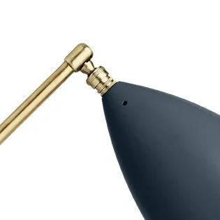 Grasshopper pöytävalaisin, antrasiitti (tummanharmaa) GUBI