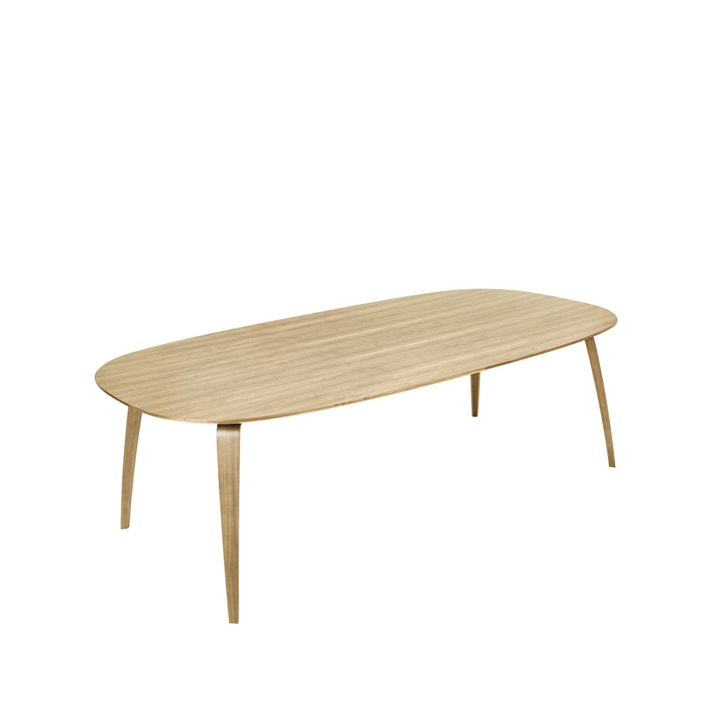 Gubi soikea ruokapöytä Oak | Skandinaavinen Sisustus | Ruokapöydät | Beige