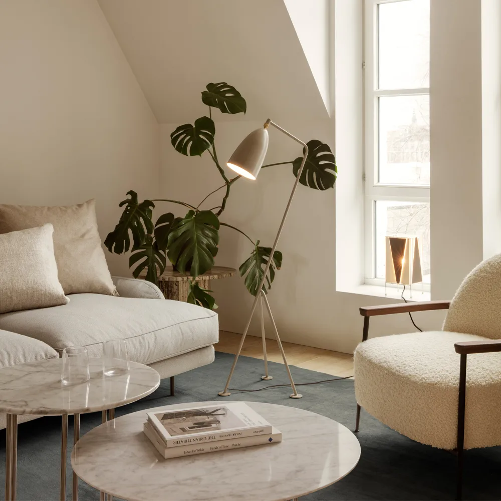 IOI sohvapöytä, Grey emperador marble, ø 70, musta runko GUBI