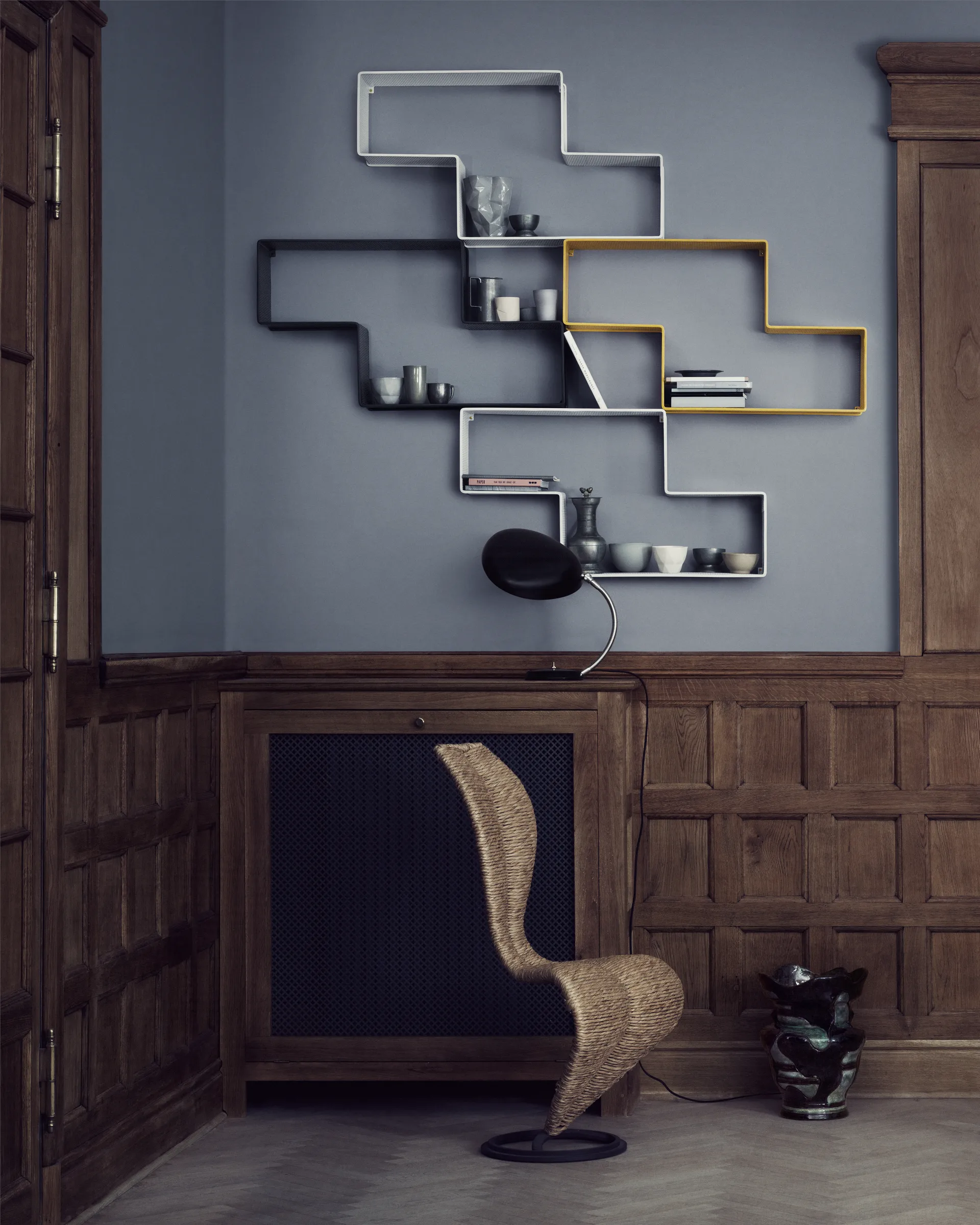 Matégot Dedal kirjahylly, Cream White Semi Matt) GUBI