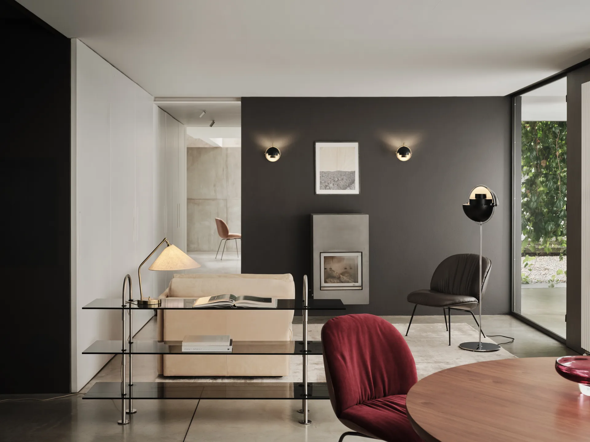 Multi-Lite seinälamppu, Musta messinki GUBI