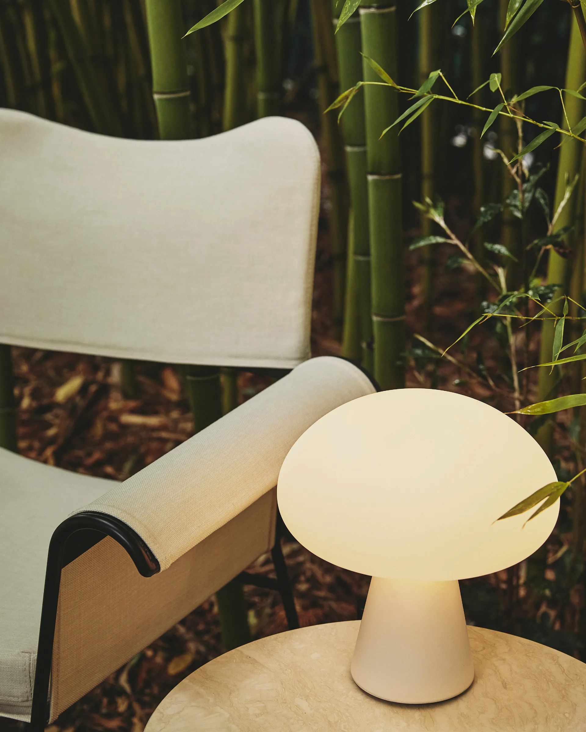 Obello pöytävalaisin, Frosted glass GUBI