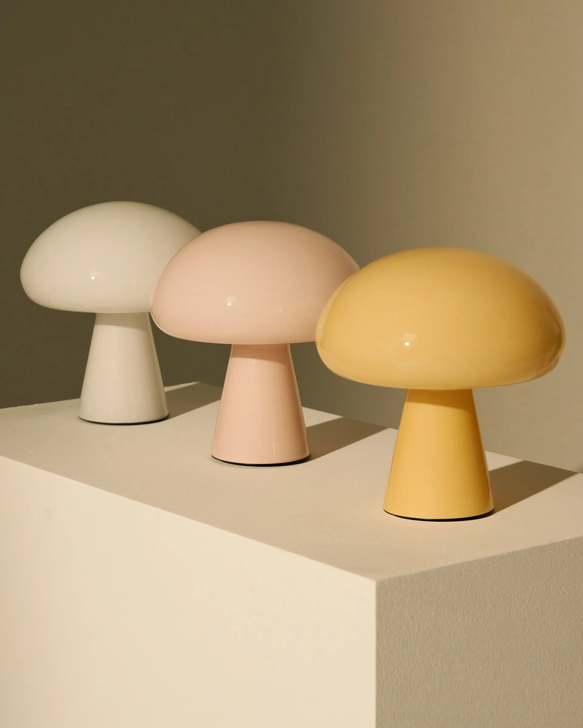 Obello pöytävalaisin, Mellow yellow GUBI