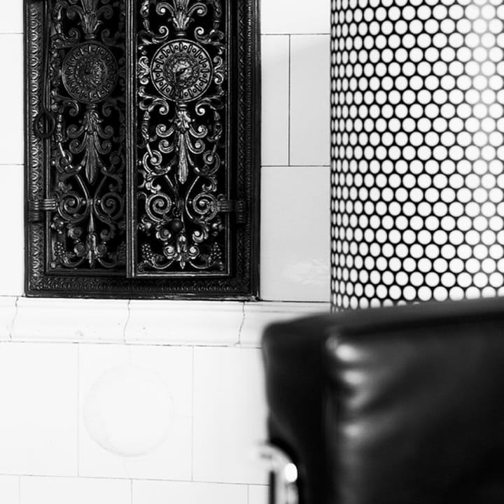 Pedrera PD2 -lattiavalaisin, Black GUBI