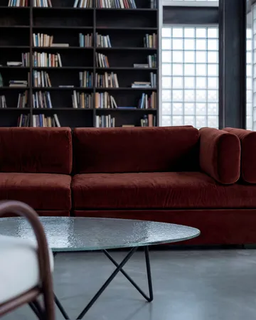 Pedrera sohvapöytä - Musta semimatta‑rakenne lasi kirkas - GUBI