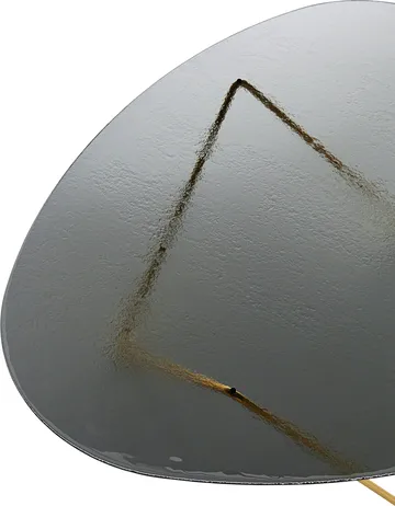 Pedrera sohvapöytä - Puolihimmeä messinki rakenne-lasi smoke - GUBI