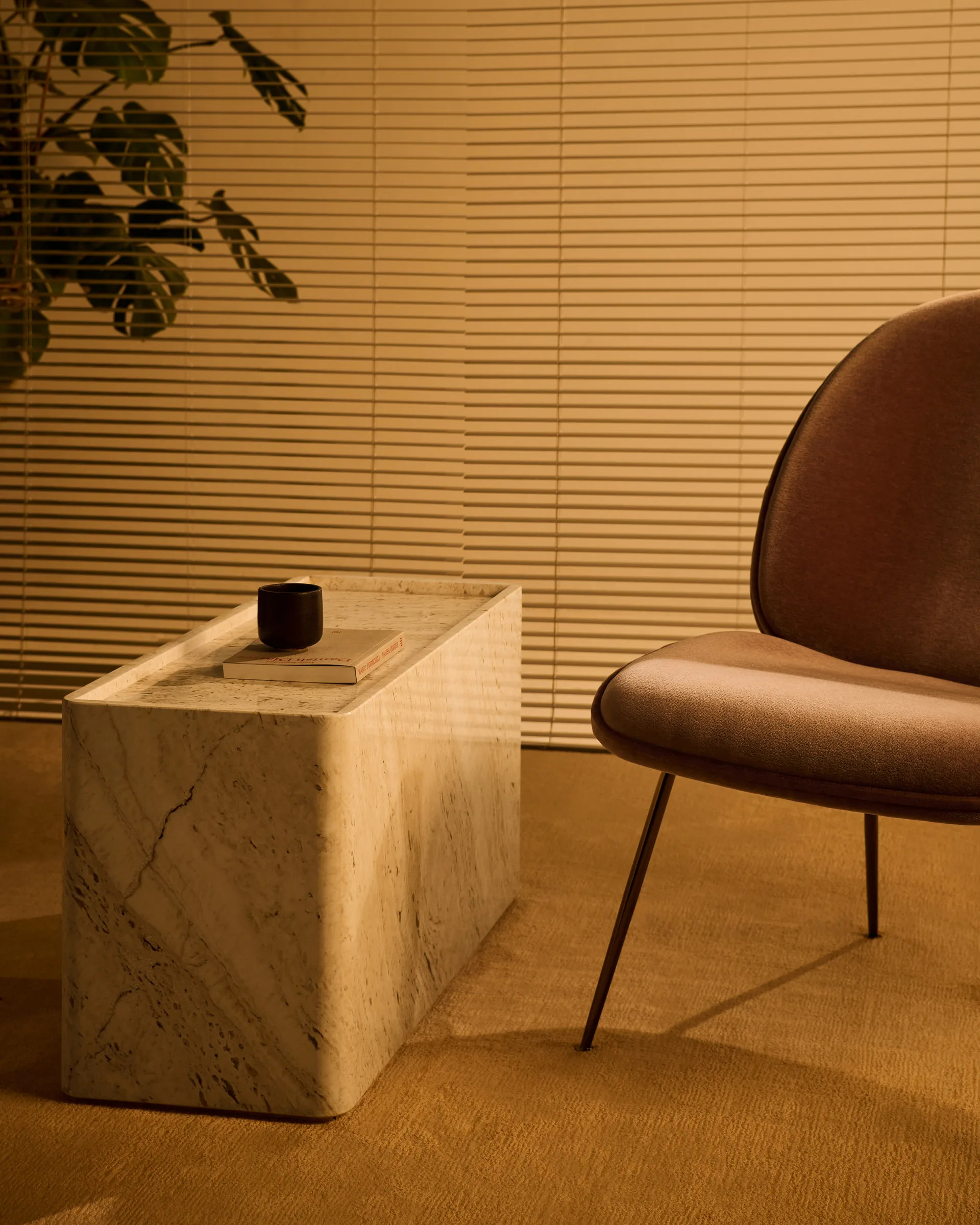 Pietra sivupöytä 30x80x40 cm, Neutraali valkoinen travertiini GUBI