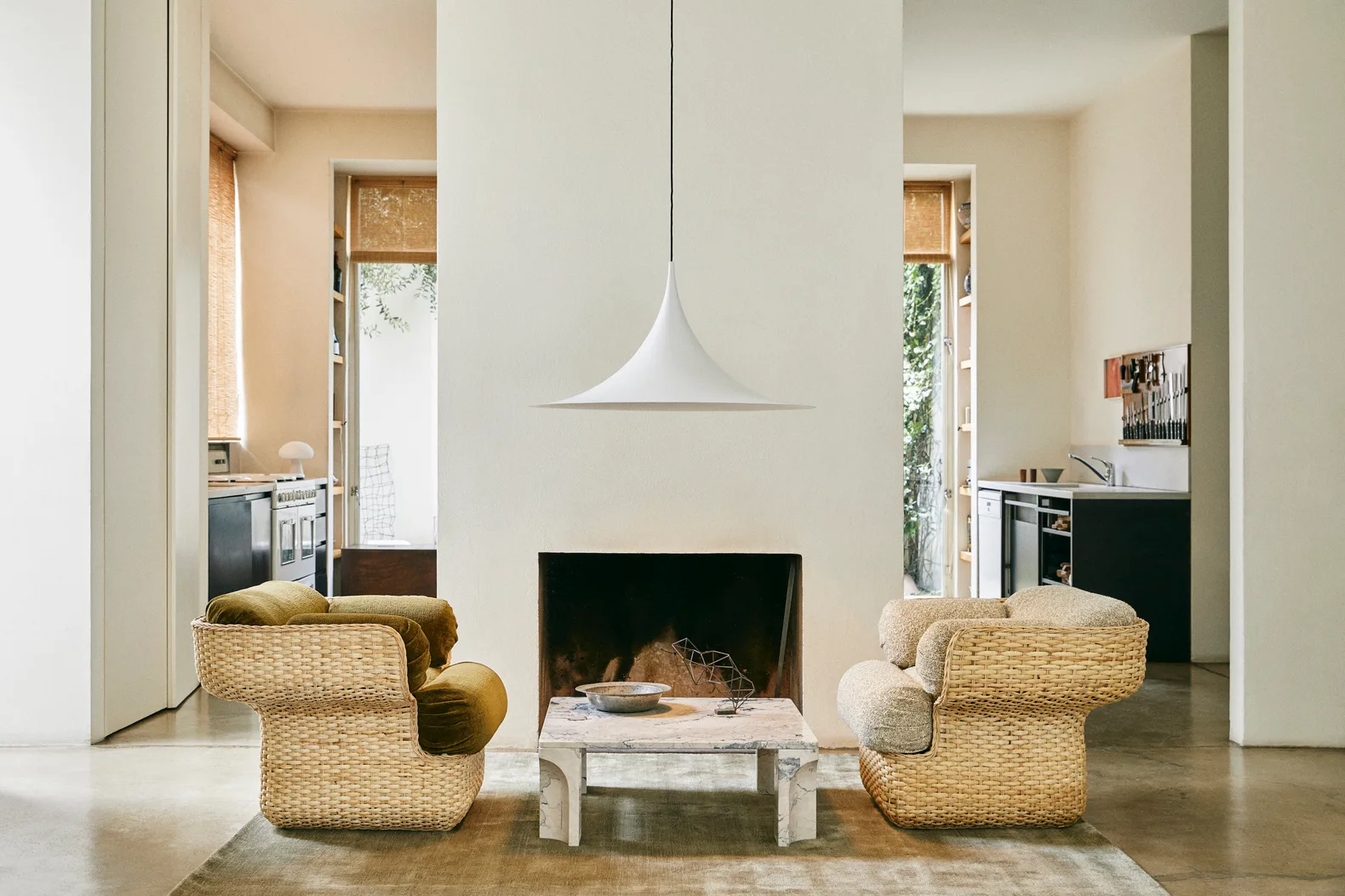 Semi Ø 90 riippuvalaisin, White semi matt GUBI