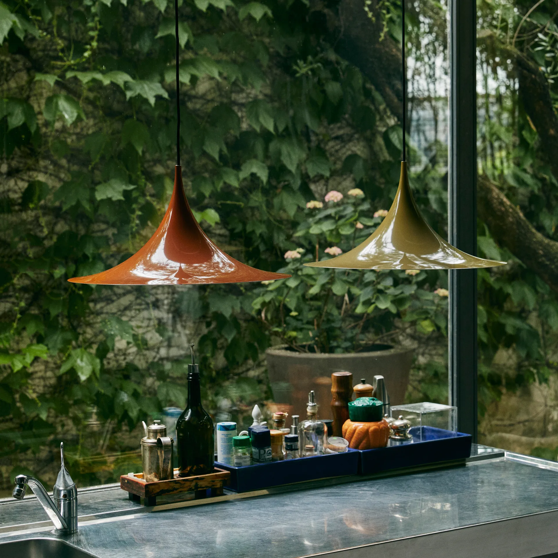 Semi valaisin Ø 47 cm, Roasted pumpkin glossy GUBI