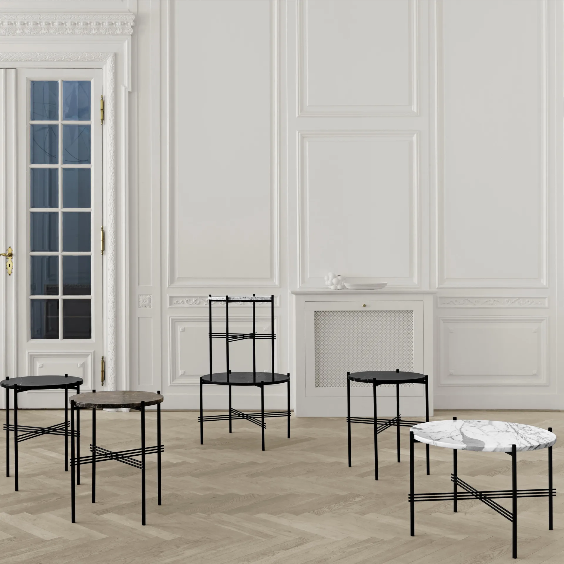 TS sohvapöytä messinkijalat Ø 55 cm, musta marmori GUBI