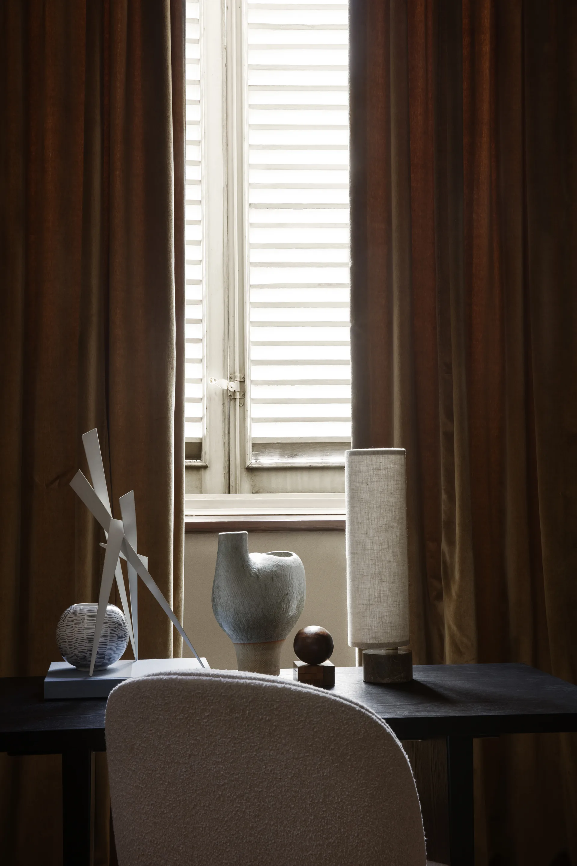 Unbound pöytävalaisin, Canvas-harmaa marmori GUBI